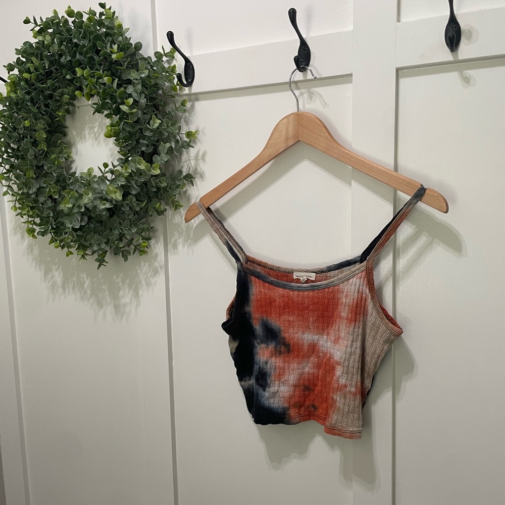 Heart & Hips | Size Medium | Tie Dyed‎ Cropped Shirt